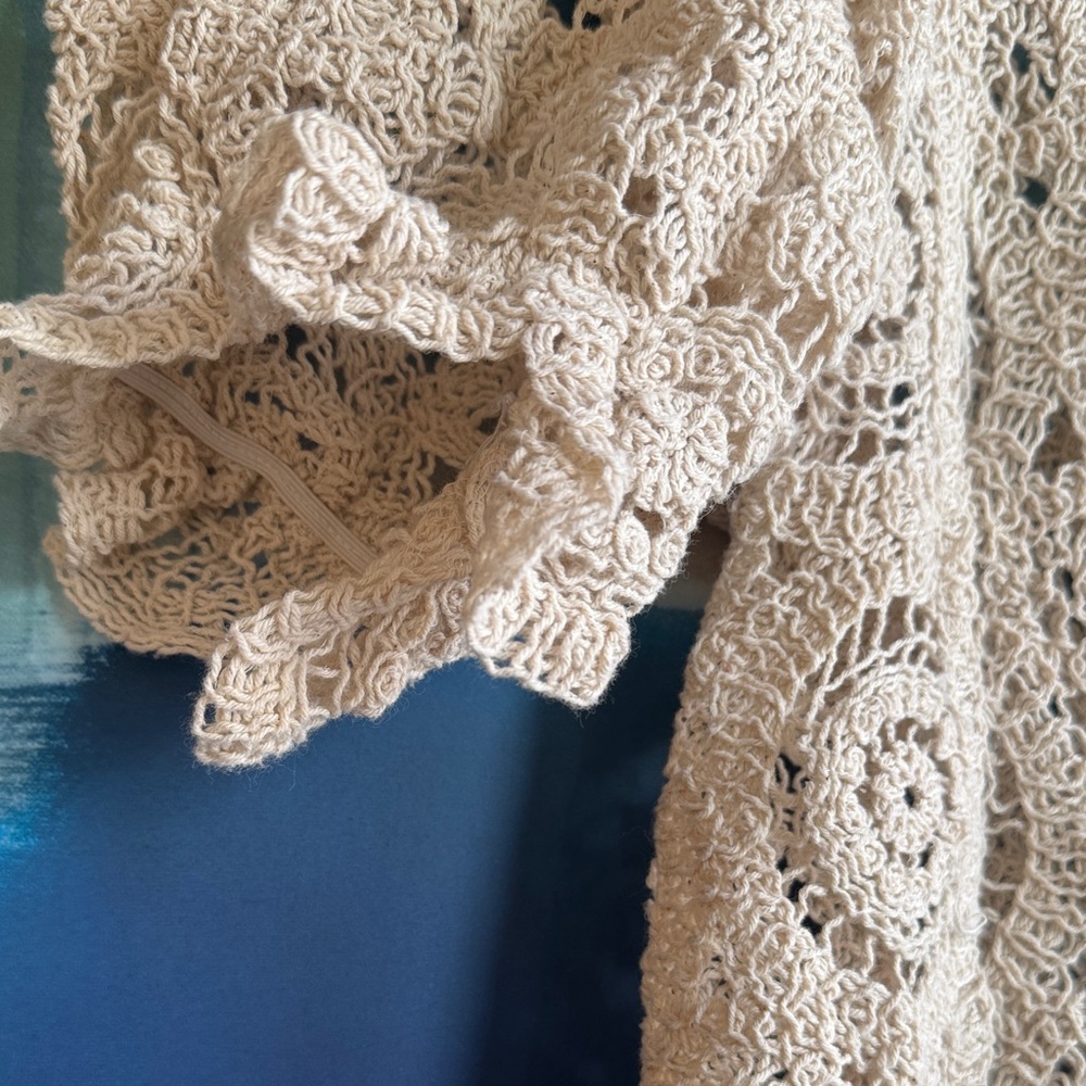 Solitaire Cream Crochet open knit puff sleeve boho top - Picture 4 of 9